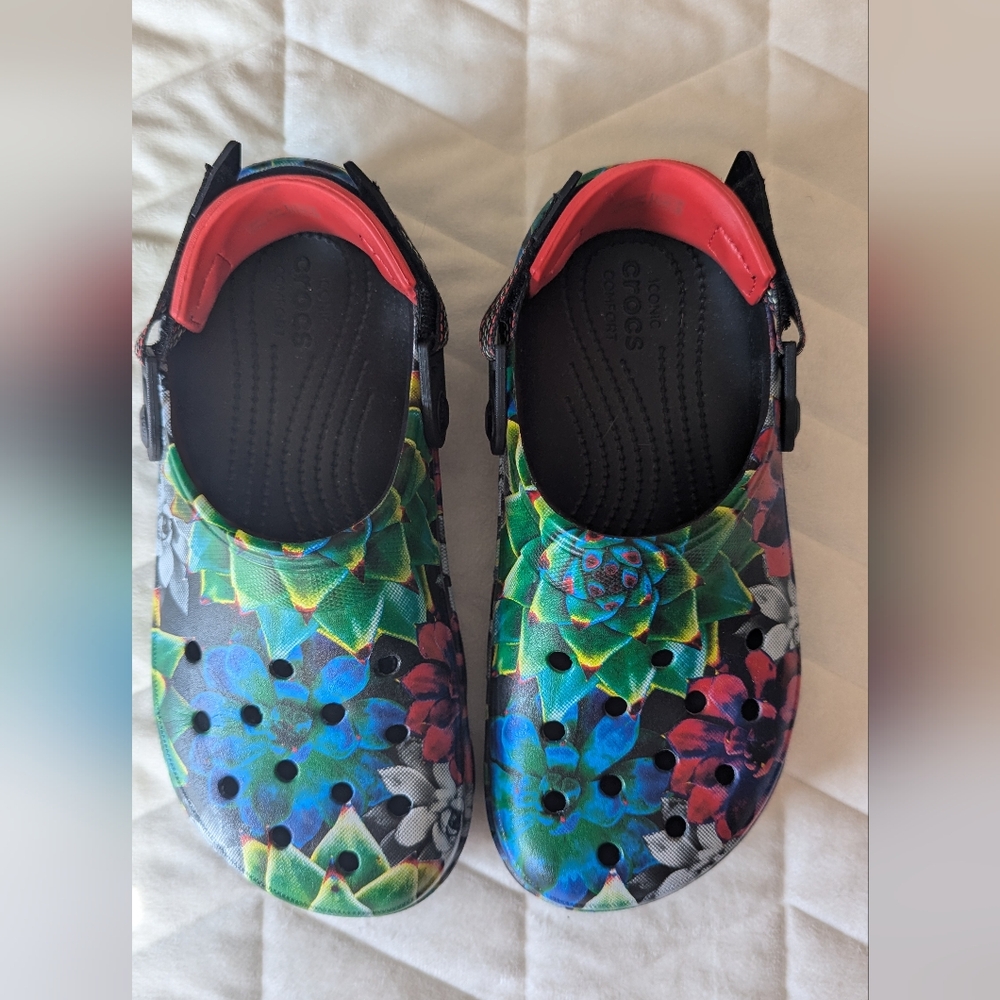 CROCS Black and Green Slippers with Mosaic Design - Picture 9 of 13